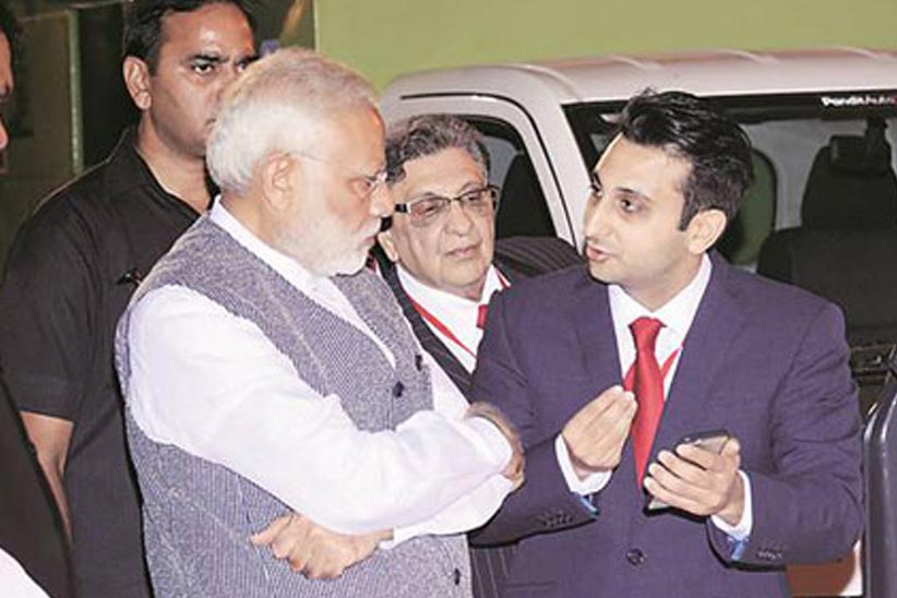 PM Modi in a discussion with Adar Poonawalla along with Cyrus Poonawalla